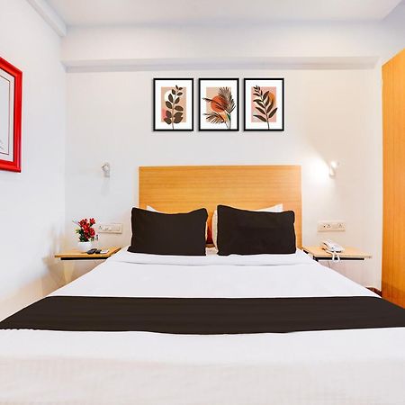 Super Townhouse Khar The Unicontinental Hotel Bombay Eksteriør billede