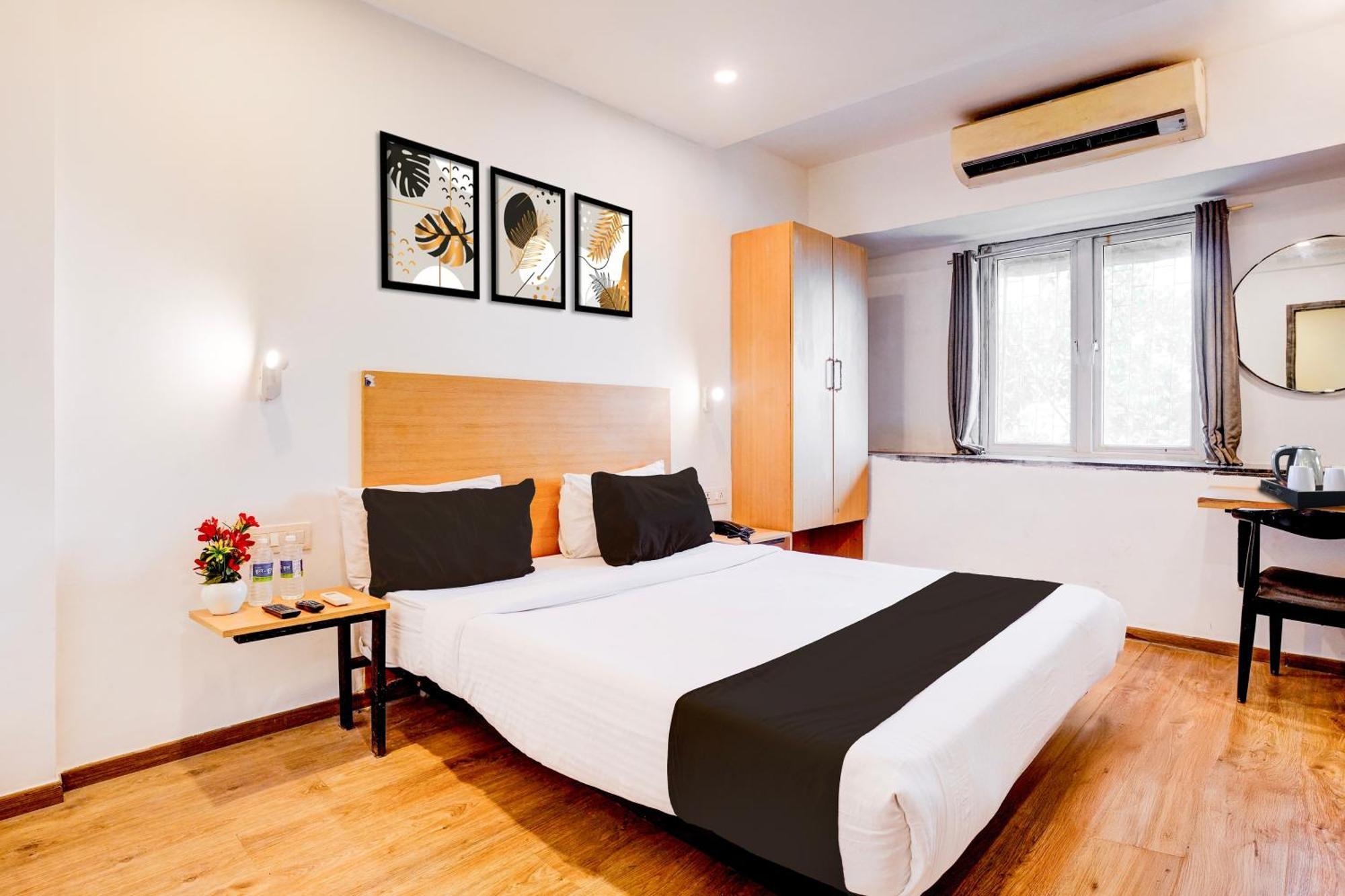 Super Townhouse Khar The Unicontinental Hotel Bombay Eksteriør billede