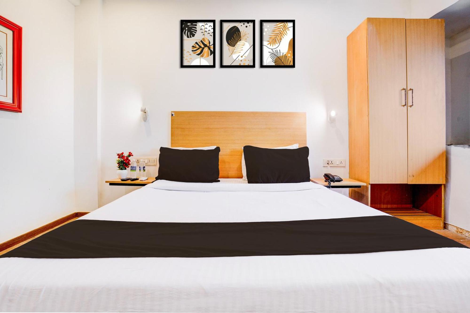 Super Townhouse Khar The Unicontinental Hotel Bombay Eksteriør billede